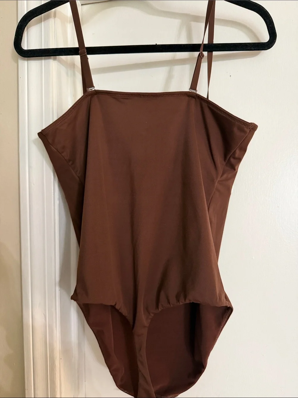SKIMS Brown Seamless Molded-Cup Bodysuit with Adjustable Straps - Picture 3 of 4